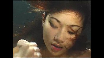 Underwater Asain Oral Pleasure